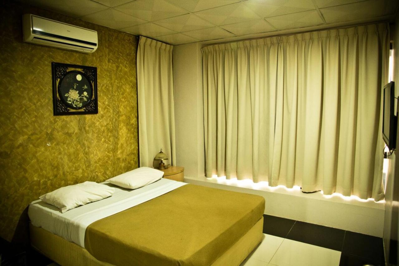 Golden Leaf Hotel Danga Bay Johor Bahru Kültér fotó